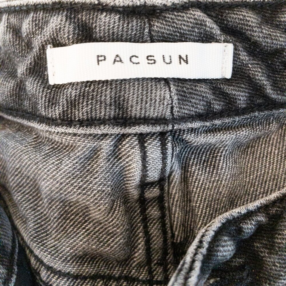 Pacsun High-Waisted Mom Jeans | Size 26 | Faded Black Vintage Wash - Picture 4 of 4